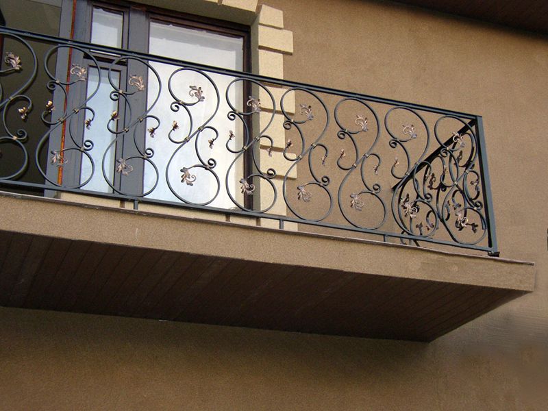 лестницы на второй этаж в частном доме в Санкт-Петербурге и Беларуси